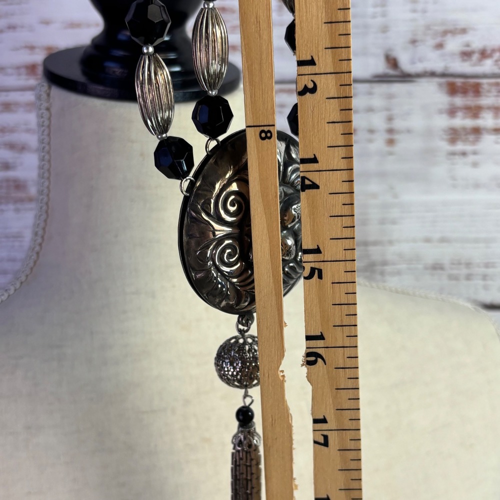 Vintage Tassel Medallion Necklace Black Silver Tone Metal Victorian Goth Boho - Picture 15 of 16